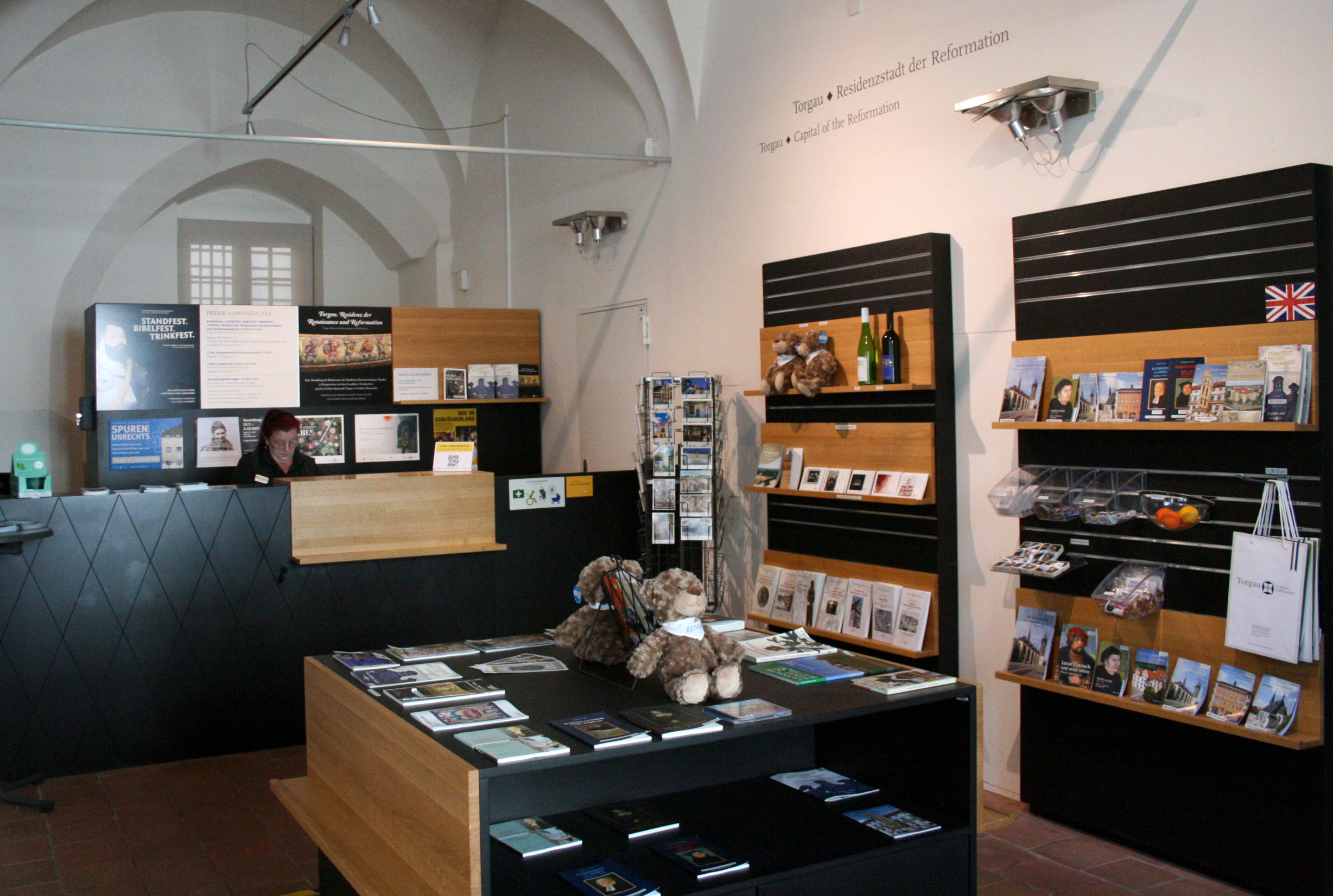 Blick in den Webshop (Tresen)